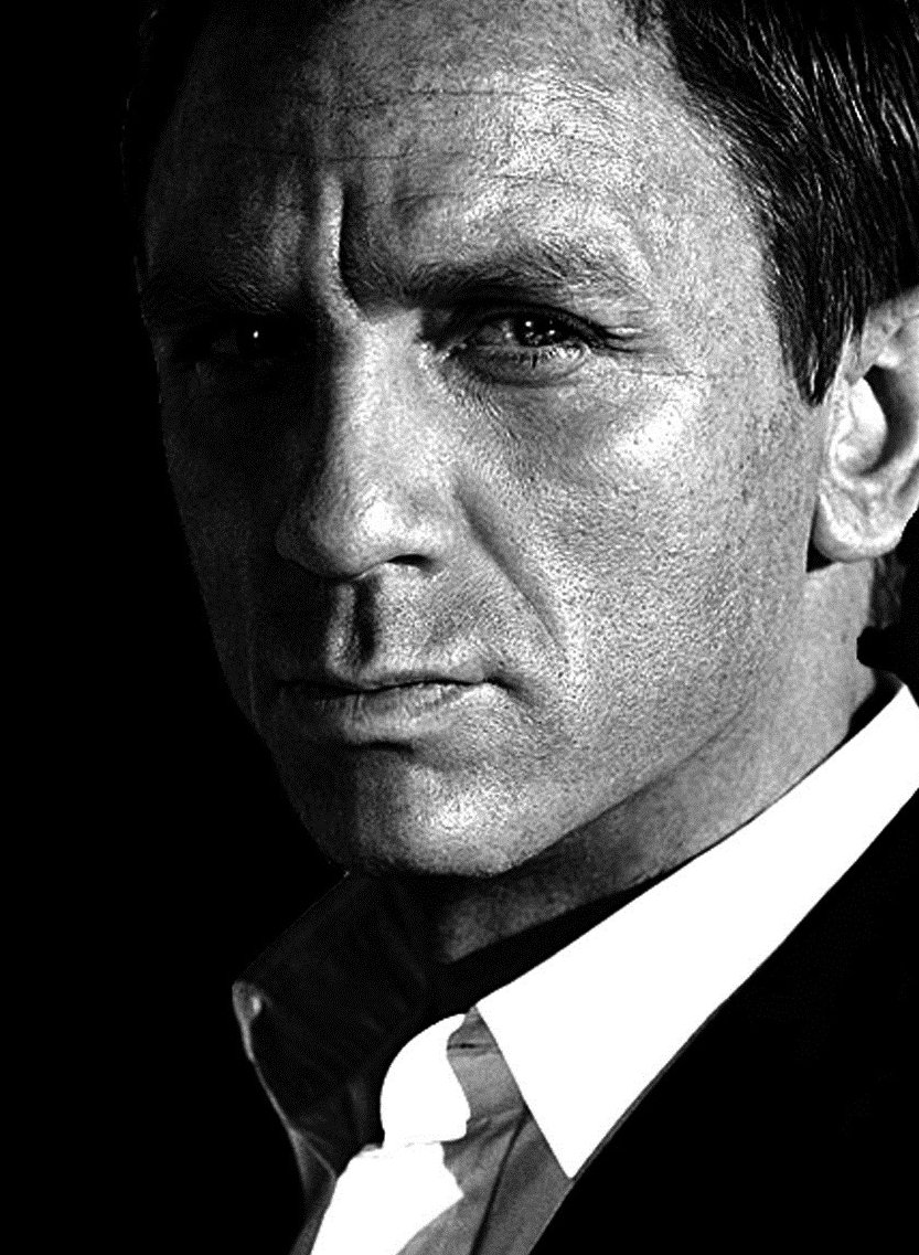 Daniel Craig 13-IZ